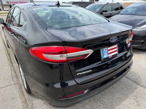 Used 2019 Ford Fusion SE FWD image 17