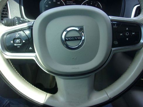 Used 2016 Volvo XC90 T6 Momentum w/ Momentum Plus Package AWD/4WD image 20