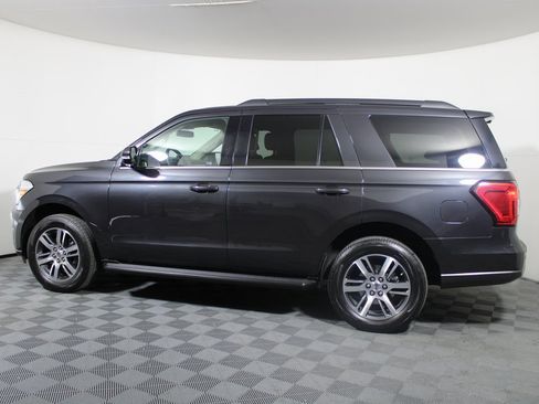 Certified 2024 Ford Expedition XLT image 5