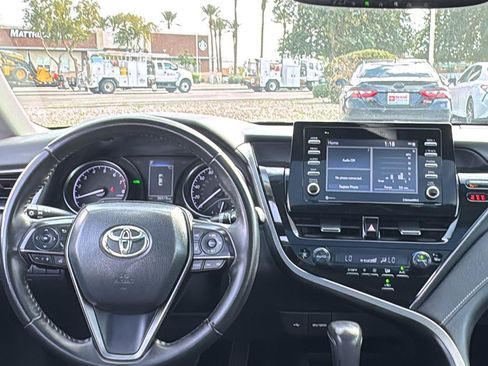 Used 2023 Toyota Camry SE image 8