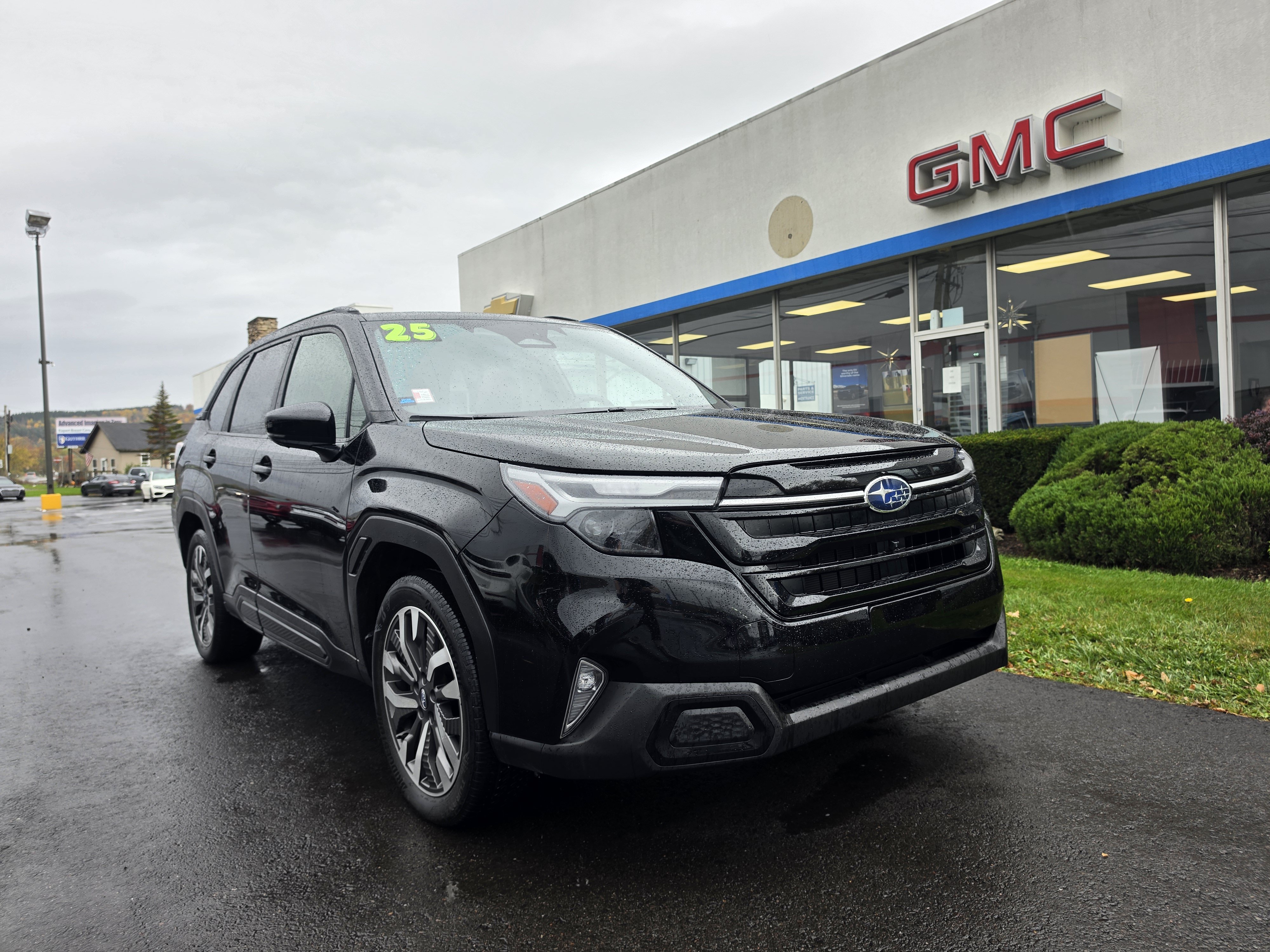 Used 2025 Subaru Forester Touring AWD/4WD image 1