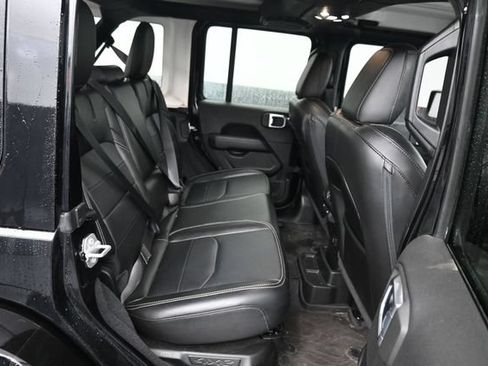 Used 2023 Jeep Wrangler Unlimited Sahara w/ Cold Weather Group AWD/4WD image 8