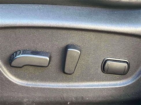 Used 2018 Nissan Rogue Sport SL image 19