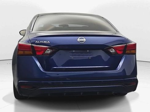 Used 2024 Nissan Altima 2.5 S FWD image 9