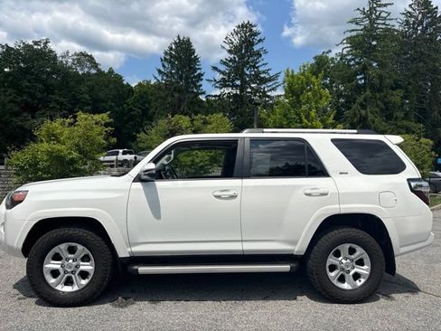Used 2024 Toyota 4Runner SR5 Premium w/ Moonroof Package AWD/4WD image 4