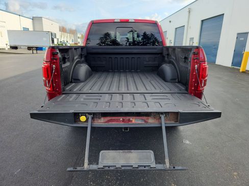 Used 2015 Ford F150 Platinum w/ Equipment Group 701A Luxury image 21