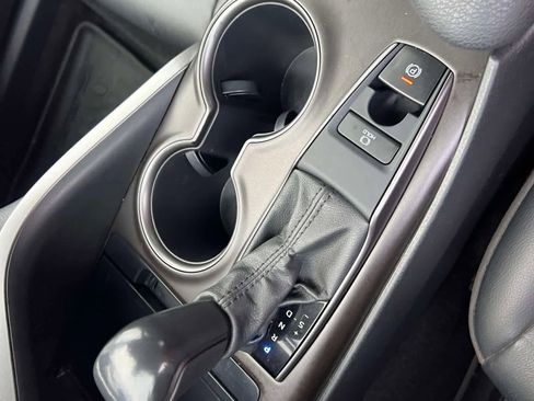 Used 2021 Toyota Camry SE image 21