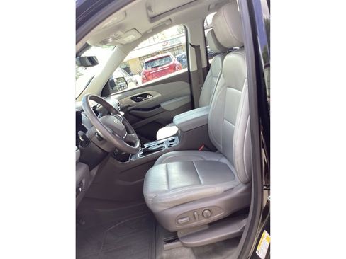 Used 2018 Chevrolet Traverse LT w/ LPO, Floor Liner Package AWD/4WD image 9
