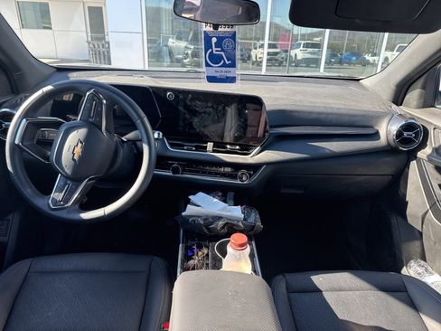 Used 2025 Chevrolet Equinox LT w/ Convenience Package II image 13