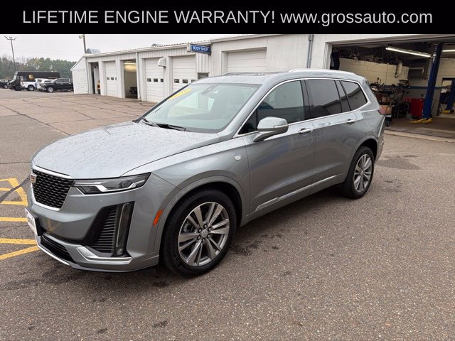 Used 2025 Cadillac XT6 Premium Luxury AWD/4WD image 4
