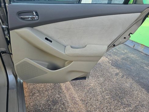 Used 2009 Nissan Altima 2.5 S FWD image 9