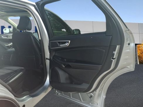 Used 2024 Ford Edge SEL w/ Convenience Package AWD/4WD image 11