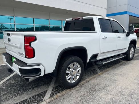 Used 2025 Chevrolet Silverado 2500 High Country w/ Technology Package AWD/4WD image 4