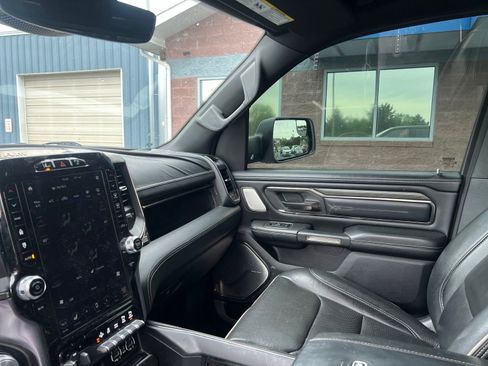 Used 2020 RAM 1500 Limited w/ Black Appearance Package AWD/4WD image 11