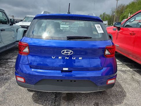 Used 2025 Hyundai Venue SEL FWD image 12
