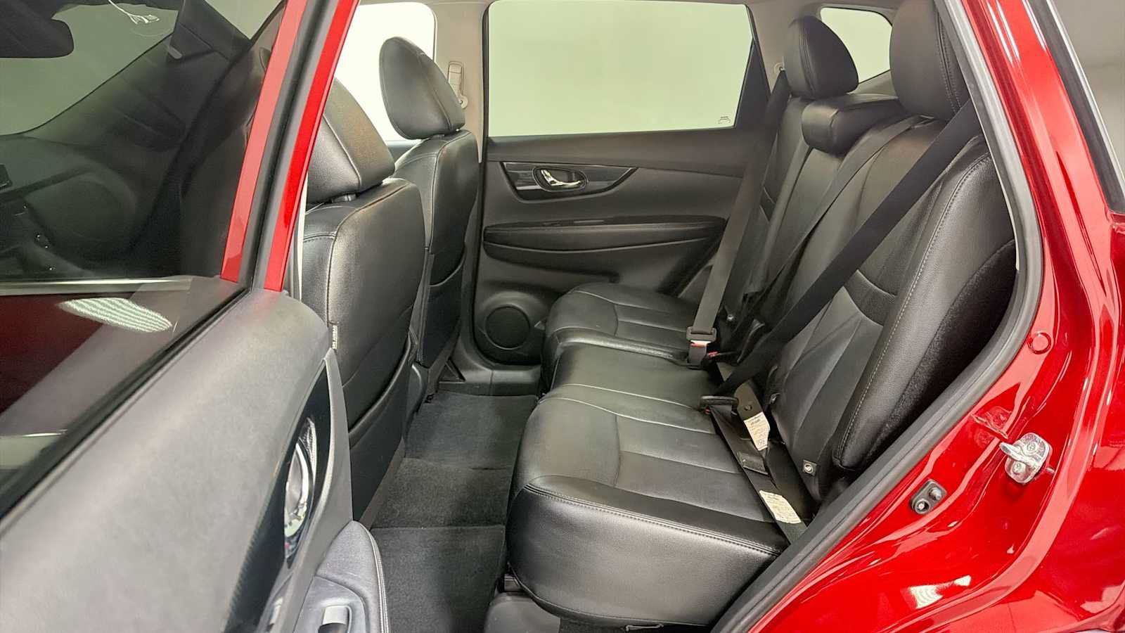 Used 2019 Nissan Rogue SL w/ Premium Package AWD/4WD image 25
