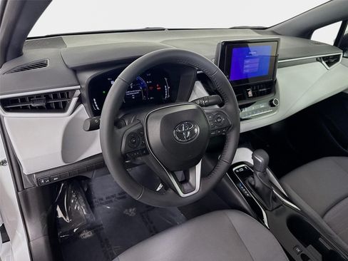 Used 2026 Toyota Corolla SE FWD image 10