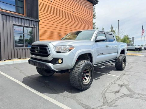 Used 2023 Toyota Tacoma SR5 w/ Technology Package AWD/4WD image 1