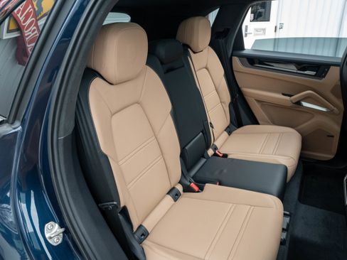 New 2026 Porsche Cayenne Turbo AWD/4WD image 39