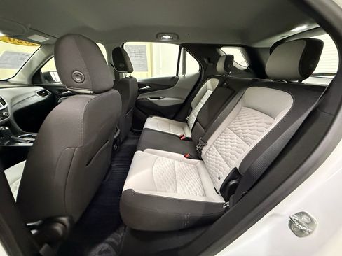 Used 2020 Chevrolet Equinox LS image 18