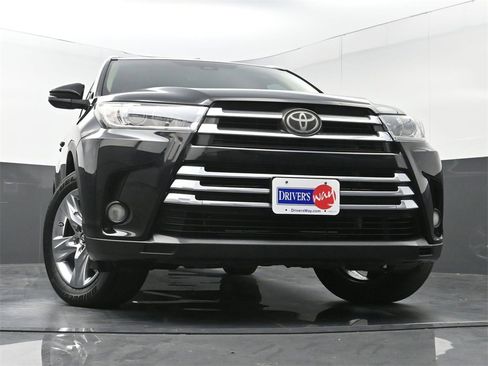 Used 2018 Toyota Highlander Limited image 27