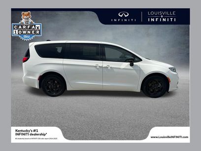 Used 2024 Chrysler Pacifica Limited
