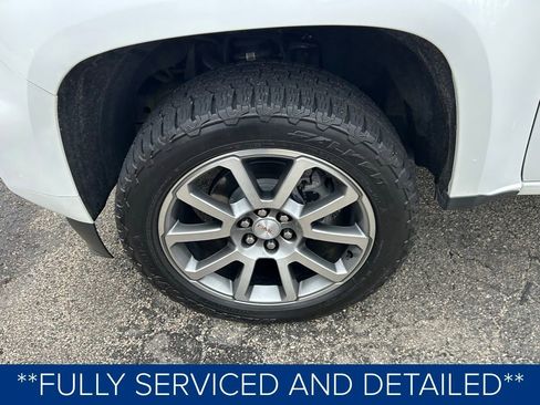 Used 2022 GMC Canyon Denali image 13