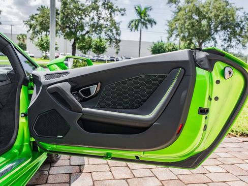 Used 2024 Lamborghini Huracan Tecnica RWD image 33