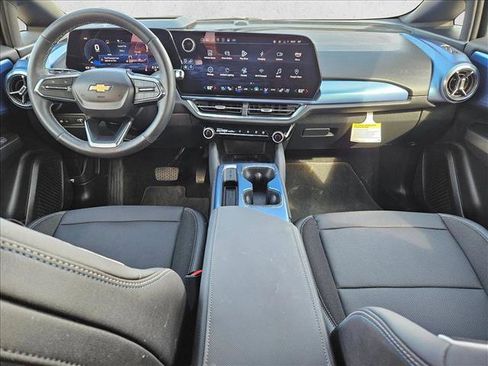 New 2025 Chevrolet Equinox EV LT w/ Convenience Package II FWD image 16