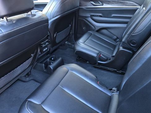 Used 2024 Jeep Grand Cherokee L Limited w/ Luxury Tech Group II image 4