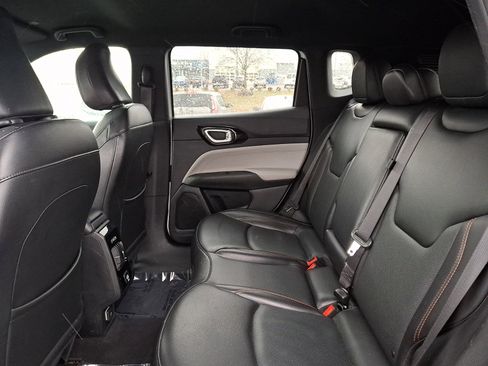 Used 2023 Jeep Compass Limited image 10