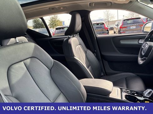 Certified 2025 Volvo XC40 B5 Plus image 12