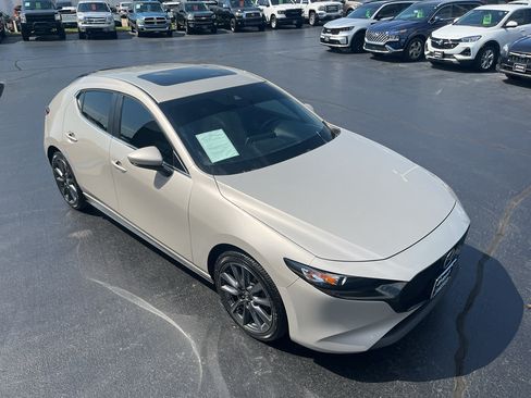 Used 2023 MAZDA MAZDA3 s FWD image 5