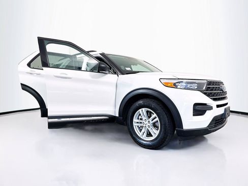 Used 2021 Ford Explorer XLT RWD image 40