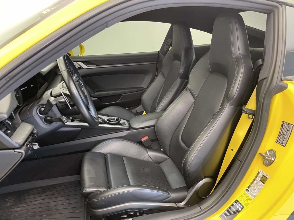 Used 2020 Porsche 911 Carrera S RWD image 5