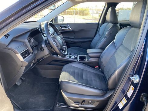 Used 2024 Mitsubishi Outlander SE image 26