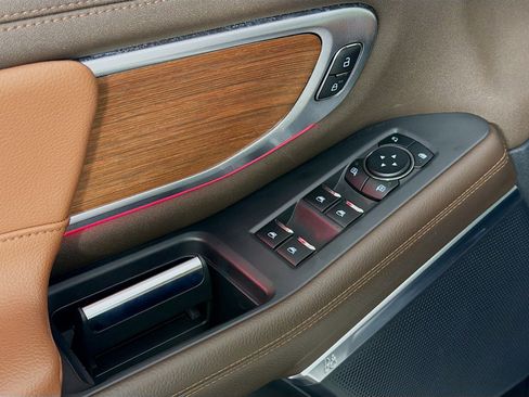 Used 2025 Ford Expedition King Ranch image 21