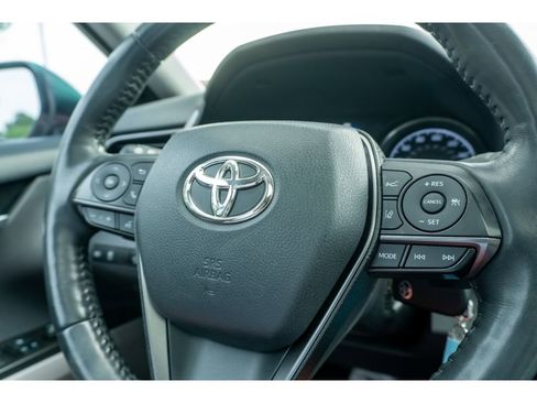 Used 2022 Toyota Camry SE w/ Cold Weather Package FWD image 29