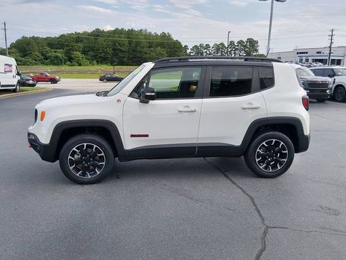 Used 2023 Jeep Renegade Trailhawk AWD/4WD image 6
