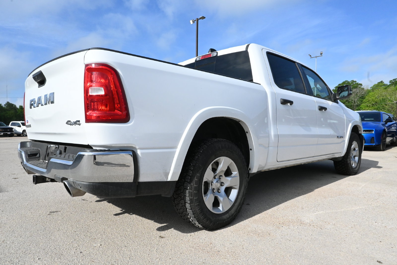 Used 2025 RAM 1500 Big Horn AWD/4WD image 3