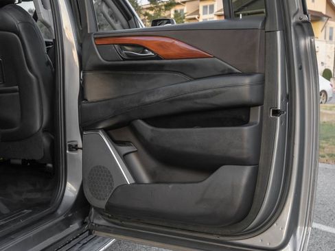 Used 2020 Cadillac Escalade ESV Luxury w/ Escalade Sport Edition image 52