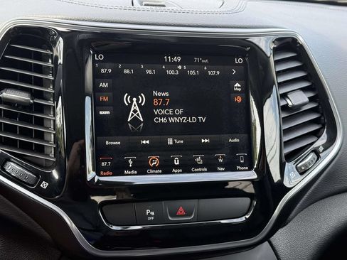 Used 2019 Jeep Cherokee Limited AWD/4WD image 24