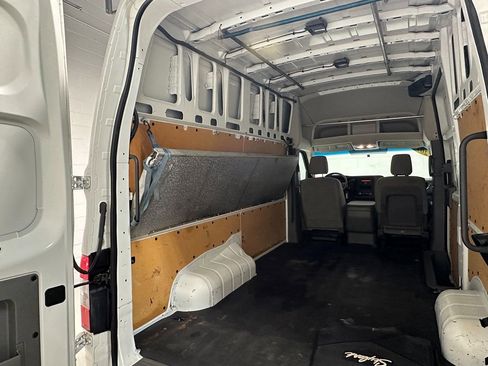 Used 2014 Nissan NV 2500 SV image 9