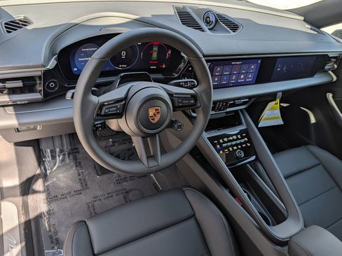 New 2026 Porsche Macan Electric image 4