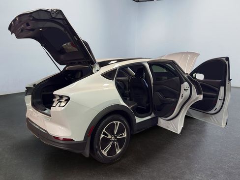 Used 2022 Ford Mustang Mach-E Select image 12