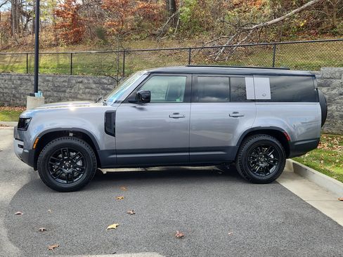 Used 2024 Land Rover Defender 130 S image 6