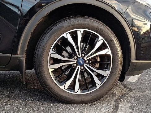 Used 2022 Ford Escape SE w/ SE Sport Appearance Package image 8