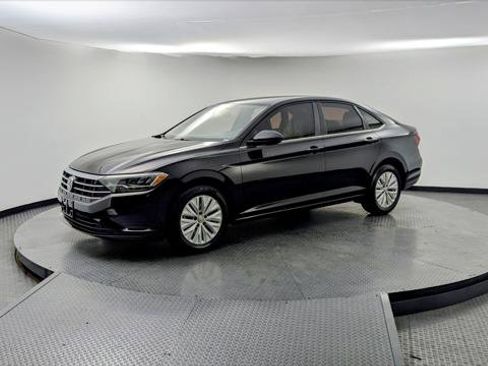Used 2020 Volkswagen Jetta S image 2