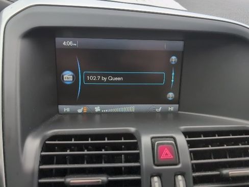 Used 2015 Volvo XC60 T6 Platinum image 24