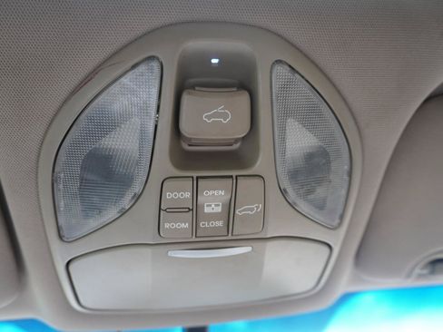 Used 2015 Hyundai Santa Fe Limited w/ Option Group 04 AWD/4WD image 40